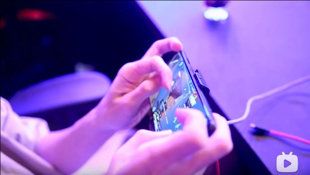 iphone手機(jī)玩游戲_蘋(píng)果玩手機(jī)游戲卡怎么辦_蘋(píng)果手機(jī)怎么玩游戲