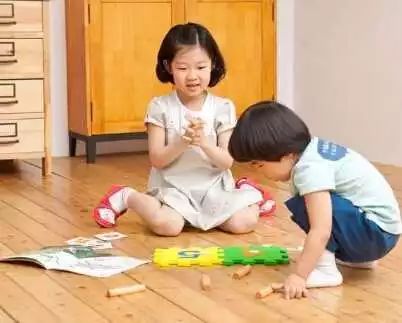 孩子開發智力的游戲_孩子玩什么游戲可以開發智力_小孩子智力開發游戲