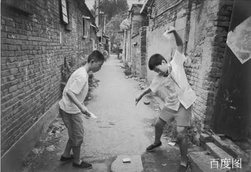 課間可以玩什么游戲_課間游戲有什么好處_課間游戲可以培養孩子